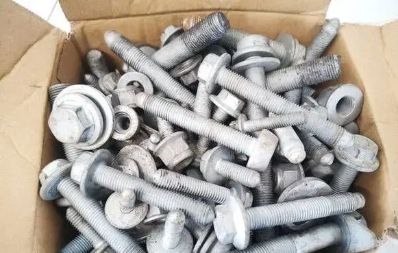 Audi Q4 e-tron Nuts/bolts 