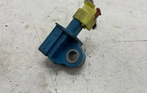 Volkswagen Jetta VI Airbag deployment crash/impact sensor 5K0959351A