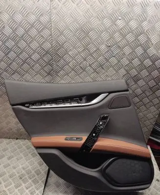 Maserati Ghibli Front door card panel trim 1058046788 MR39200002 06700189880