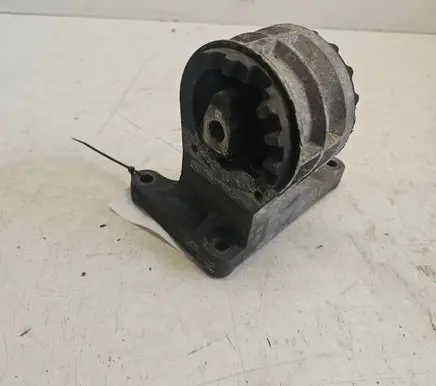 Engine mount bracket