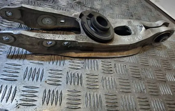 Audi A4 S4 B9 Rear upper control arm/wishbone 8W0505311E