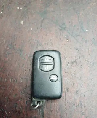 Toyota Avensis T270 Ignition key/card