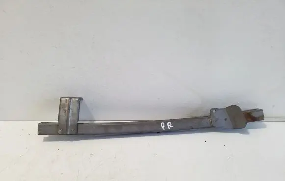 Honda CR-V Front door windshield rail 