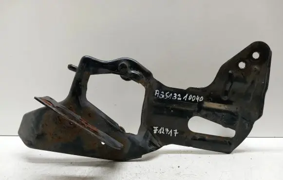 Mercedes-Benz R W251 Pneumatic air compressor holding bracket A2513210040 2513210040