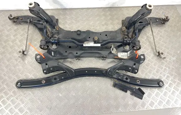 Ford Focus Front subframe AV615019BM AV615482BD 8V61A10684AC