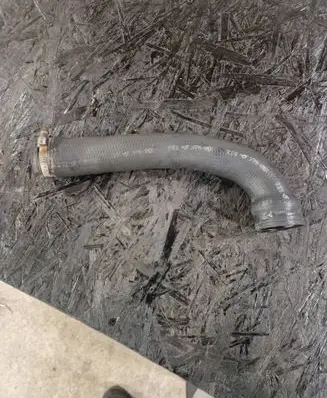 Opel Zafira B Intercooler hose/pipe 55557628