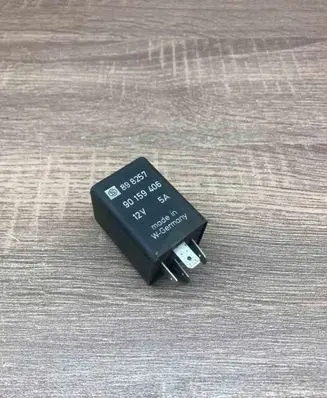 Opel Astra F Other relay 898257 90159406