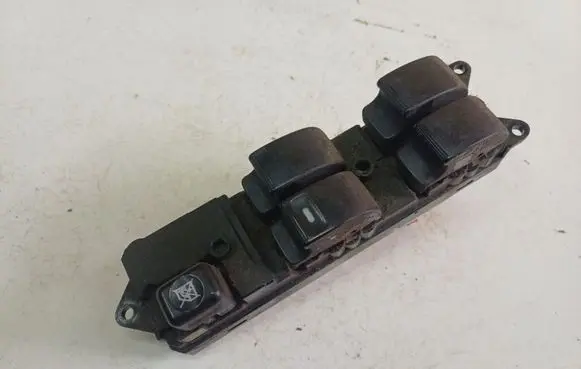 Mitsubishi Grandis Electric window control switch 0770R58