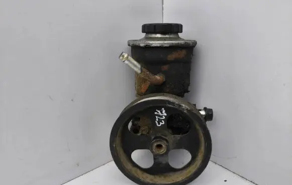 Toyota Corolla Verso AR10 Power steering pump