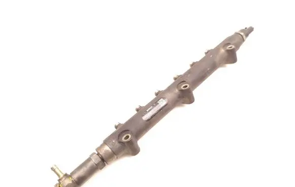 Volvo S60 Fuel main line pipe 30622085 0445215015