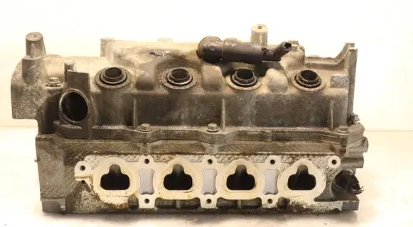 Renault Clio III Engine head 8200460196