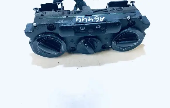 Volkswagen Golf V Climate control unit