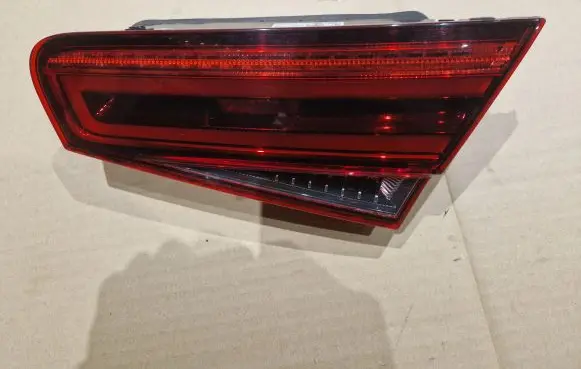 Audi A3 S3 8V Tailgate rear/tail lights 8V3945094E