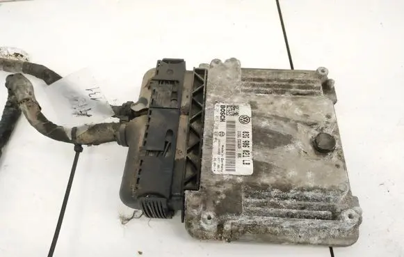 Skoda Octavia Mk2 (1Z) Engine control unit/module 03G906021LB 0281013238