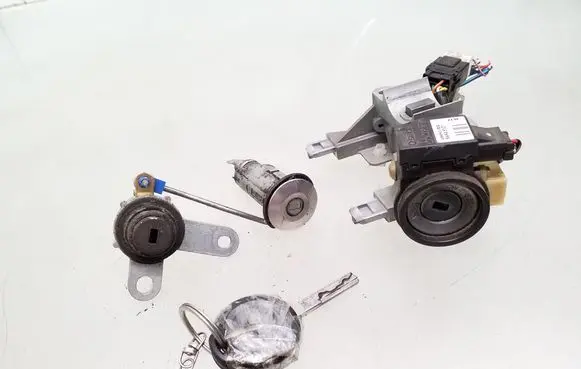 Mitsubishi Colt Ignition lock MR955230 MR587813 5WK45107