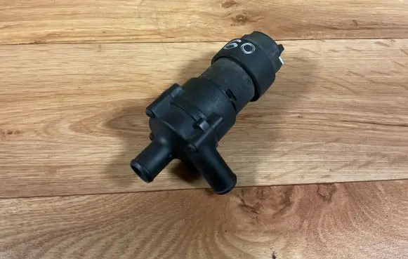 Mercedes-Benz C W203 Electric auxiliary coolant/water pump 2038350064 0392100076