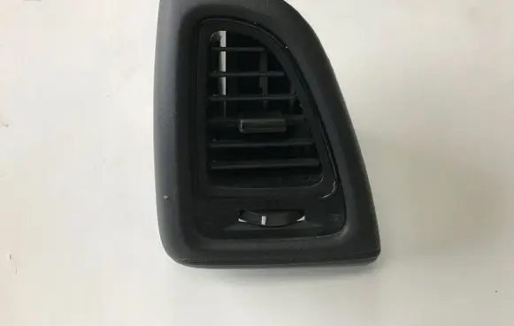 Honda HR-V Dashboard side air vent grill/cover trim