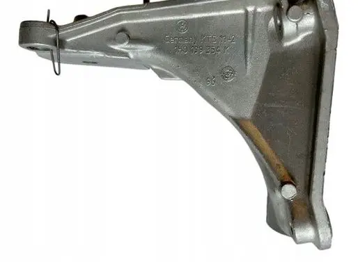 Volkswagen Polo III 6N 6N2 6NF Engine mounting bracket 1H0199354K