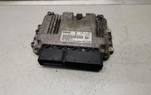 Alfa Romeo 159 Engine control unit/module 0281013417 51800443