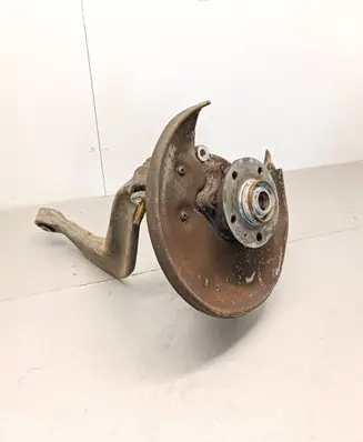 Rear wheel hub