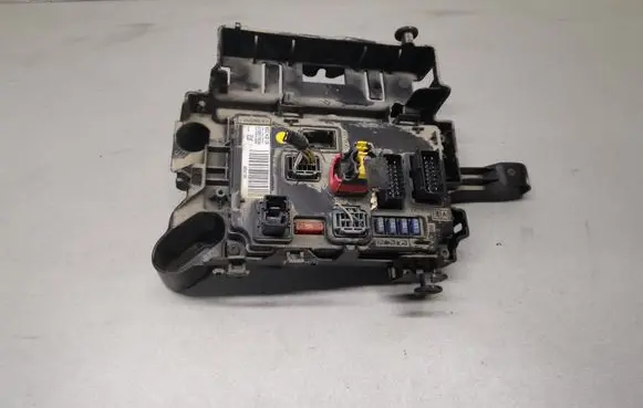 Peugeot 407 Fuse module 9655471980 BSCA0200