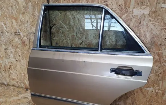 Mercedes-Benz S W126 Rear door 