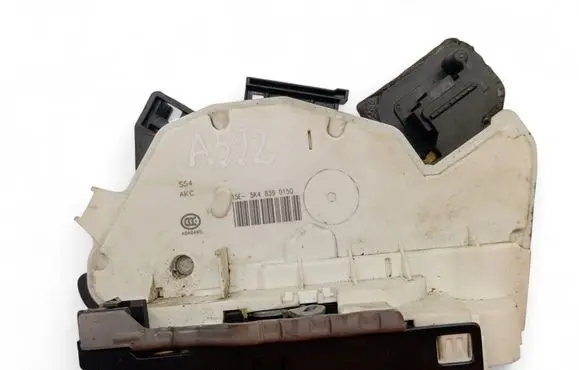 Volkswagen Golf VI Rear door lock 5K4839015Q