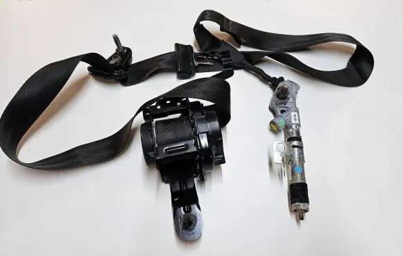 Ford Mustang VI Front seatbelt JR3BC699D64 JR3BC699D64AC