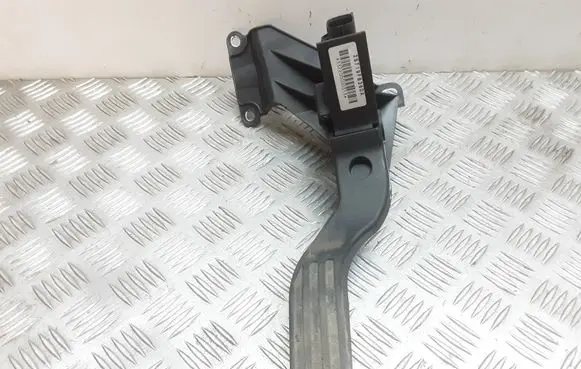 Ford Mondeo Mk III Accelerator throttle pedal 2S719F836DA