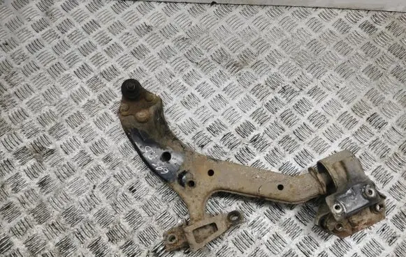 Honda CR-V Front lower control arm/wishbone