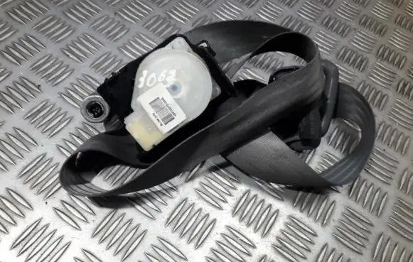 Opel Astra H Front seatbelt 7462121000 74621-21000