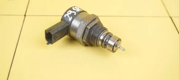 Volvo S90, V90 Fuel pressure sensor 0281006464 29SP5