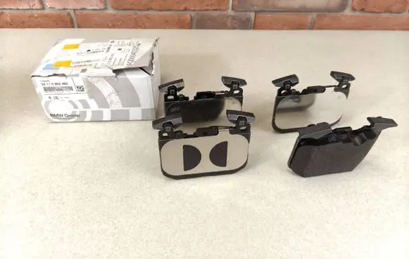 BMW 3 F30 F35 F31 Brake pads (front) 6865460 6859282 6857968