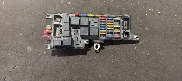 Volvo XC70 Fuse module 8678449 518828009