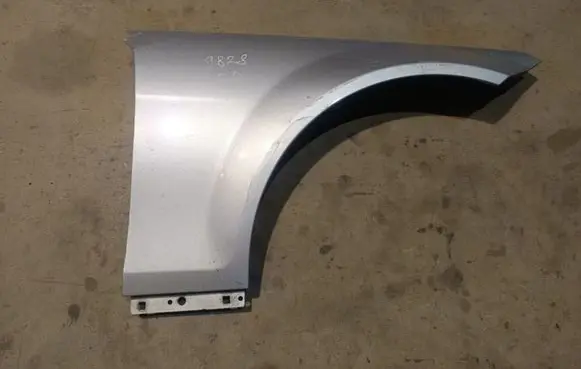 Mercedes-Benz C AMG W204 Fender