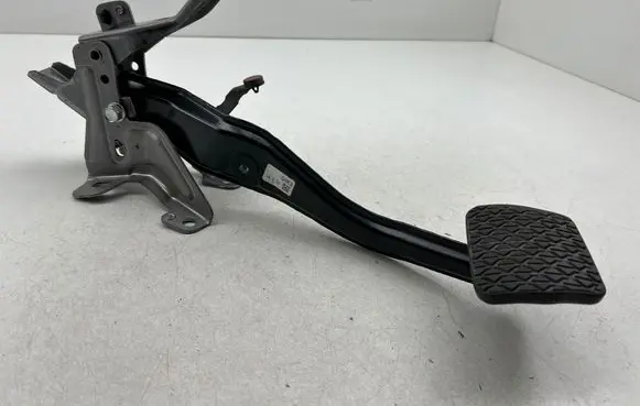 Mazda 6 Brake pedal S0855