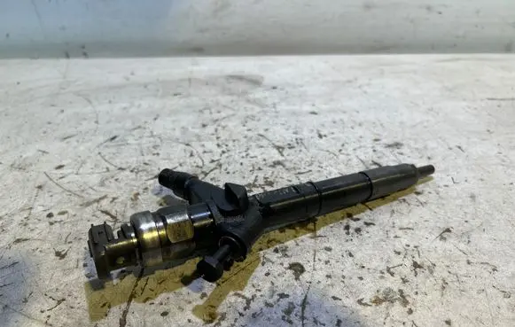 Nissan Pathfinder R51 Fuel injector 16600EC00A 12H03664