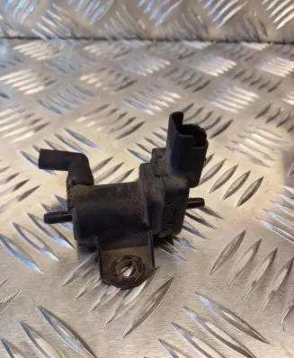 Valve vacuum