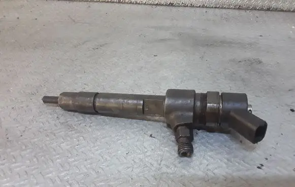 Opel Zafira B Fuel injector 0445110165