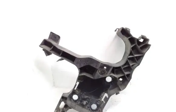 Renault Scenic II - Grand scenic II Front bumper mounting bracket 8200137496