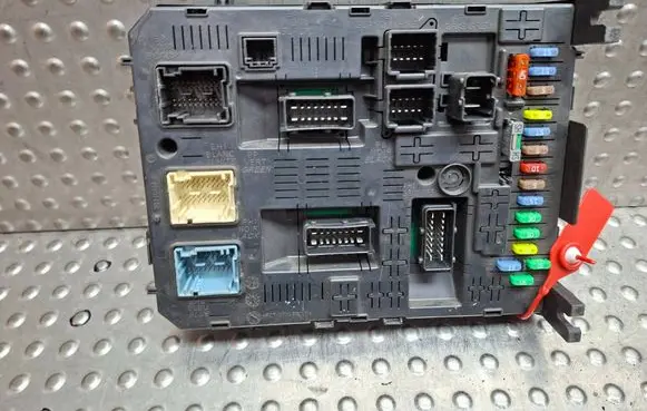 Citroen Berlingo Fuse box set S26312671 28119759-5