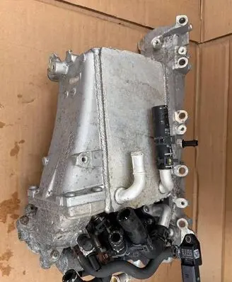 Volkswagen Transporter - Caravelle T6 Intake manifold 038128063L