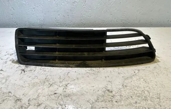 Audi A4 S4 B6 8E 8H Front bumper lower grill 8D0807346G