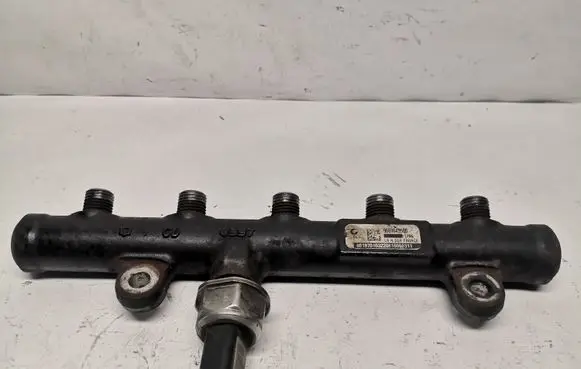 Volvo V50 Fuel main line pipe 9681649580 081970103220816086311