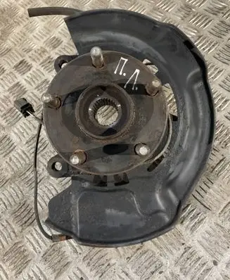 Toyota RAV 4 (XA40) Front wheel hub spindle knuckle