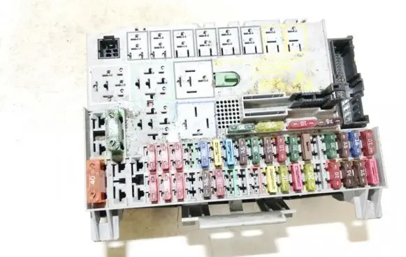 Opel Zafira A Fuse box set 90589965