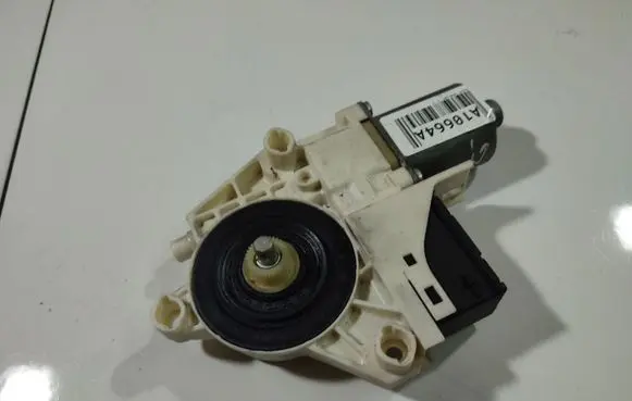 Renault Laguna III Rear door window regulator motor 970092106