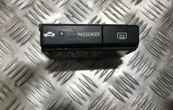 Windscreen/window heater switch