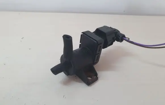 Opel Insignia A Vacuum valve 55566051