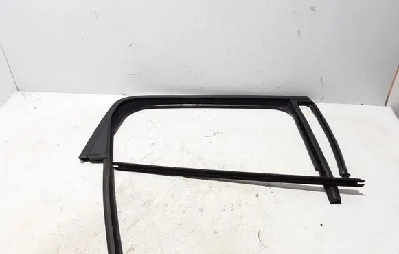 Mini Cooper Countryman R60 Other rear door trim element 9800614